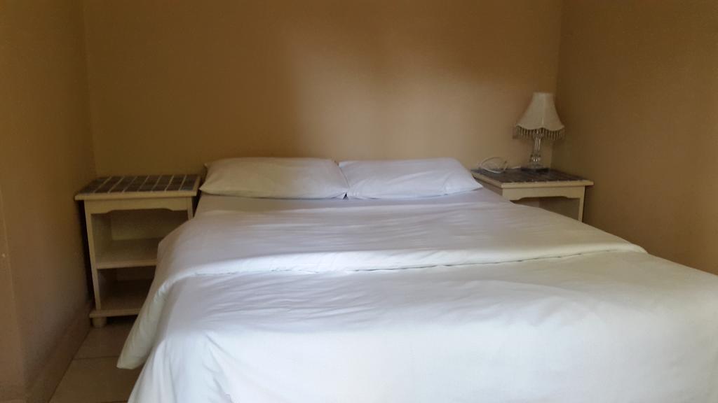 Accoustix Backpackers Hostel Йоханнесбург Экстерьер фото